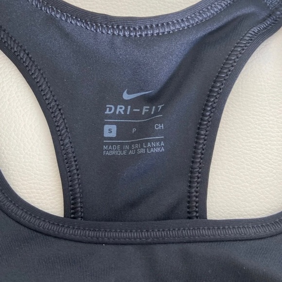 Nike sports bra - Picture 2 of 3